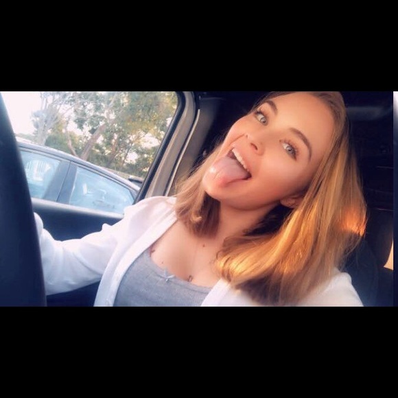 Meet your Posher, Kayla - Picture 1 of 1